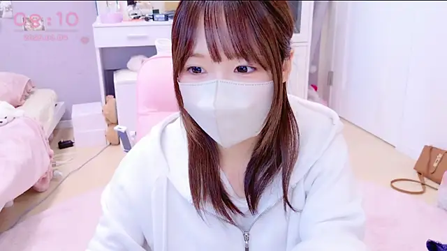 Snapshot of Yui-Ch chatting on 01/03/25, 11:12 Yui-Ch online show from 01/03/25, 11:12
