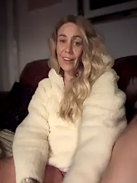 blondebitch2 online show from 09/29/25, 10:36