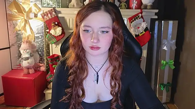 Snapshot of carolina_elf chatting on 12/19/24, 08:45 carolina elf online show from 12/19/24, 08:45