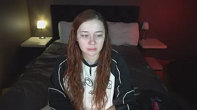 Snapshot of carolina_elf chatting on 02/23/25, 09:33 carolina elf online show from 02/23/25, 09:33