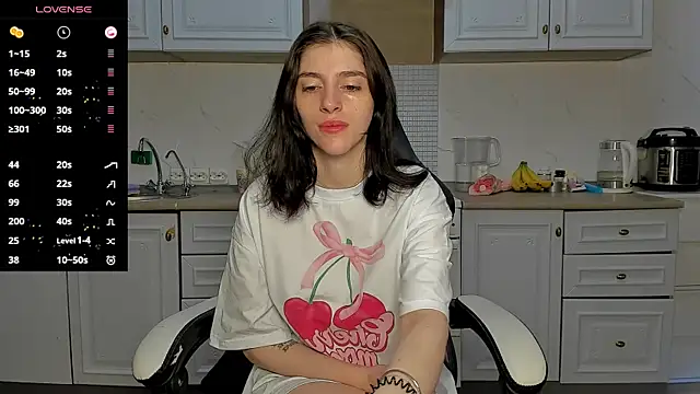 Snapshot of broosnica1 chatting on 03/17/25, 09:44 broosnica1 online show from 03/17/25, 09:44