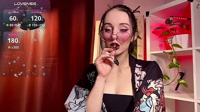 Snapshot of Alice_Succuby chatting on 02/07/25, 06:56 Alice Succuby online show from 02/07/25, 06:56