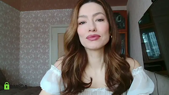 Snapshot of alicia_spicy chatting on 02/21/25, 04:29 alicia spicy online show from 02/21/25, 04:29
