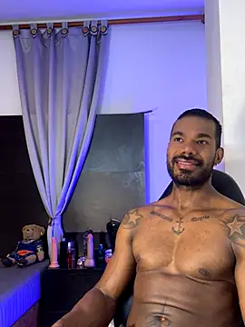 Snapshot of Ganiimedes chatting on 10/14/25, 07:36 Ganiimedes online show from 10/14/25, 07:36