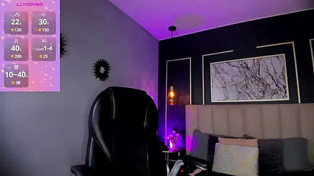 Snapshot of Lissy__Dream chatting on 12/18/24, 10:13 Lissy Dream online show from 12/18/24, 10:13