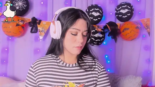  niiky online show from 10/21/25, 12:17