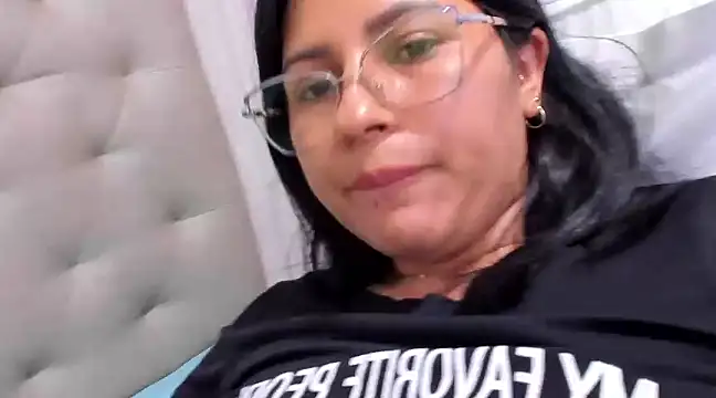 Snapshot of Latin_Rachell3 chatting on 01/29/25, 01:05 Latin Rachell3 online show from 01/29/25, 01:05