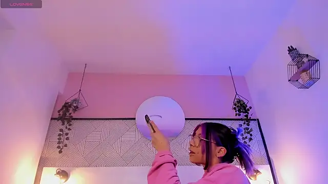 Violetta Nur online show from 10/19/25, 11:27