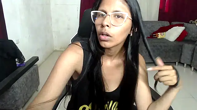 Snapshot of Saharii_Silver chatting on 10/02/25, 02:02 Saharii Silver online show from 10/02/25, 02:02