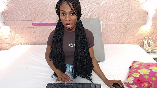 Snapshot of Amarantha_love69 chatting on 02/06/25, 01:32 Amarantha love69 online show from 02/06/25, 01:32