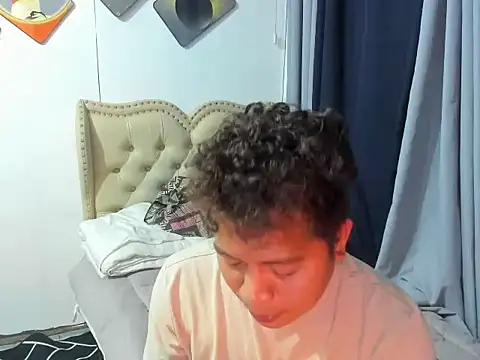 asian sweetboy online show from 11/24/25, 05:18