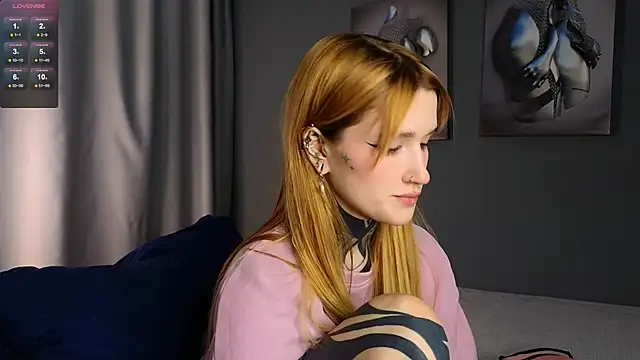 Snapshot of SophieInkk chatting on 02/13/25, 08:13 SophieInkk online show from 02/13/25, 08:13