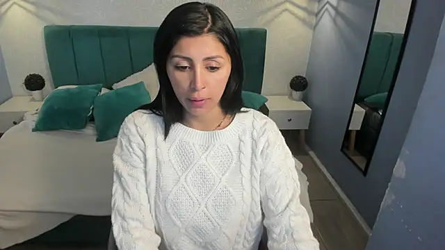 Snapshot of tiffani__love chatting on 02/12/25, 01:27 tiffani love online show from 02/12/25, 01:27
