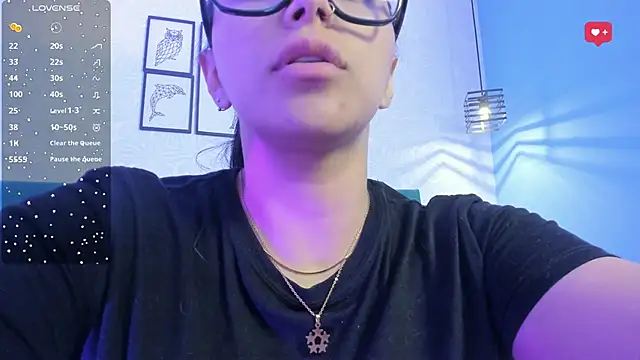 Snapshot of tiffani__love chatting on 02/14/25, 03:05 tiffani love online show from 02/14/25, 03:05