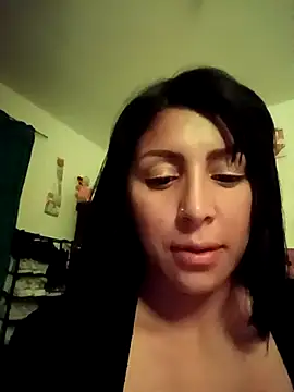 Snapshot of tiffani__love chatting on 10/17/25, 01:31 tiffani love online show from 10/17/25, 01:31