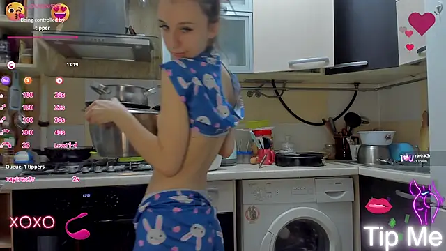 Snapshot of _Nika_Kik chatting on 03/17/25, 04:54 Nika Kik online show from 03/17/25, 04:54