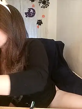 Snapshot of Kimiechanuwu chatting on 10/28/25, 04:31 Kimiechanuwu online show from 10/28/25, 04:31