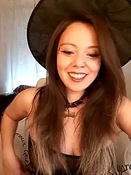 Snapshot of Kimiechanuwu chatting on 10/31/25, 03:57 Kimiechanuwu online show from 10/31/25, 03:57