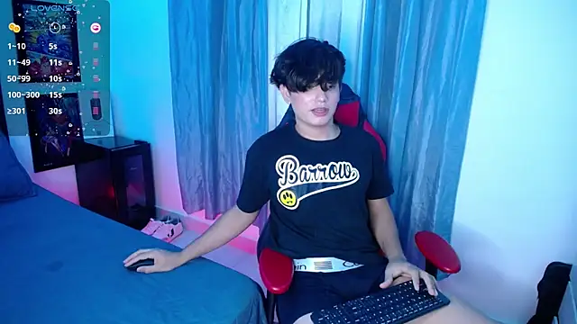 Snapshot of andyboy- chatting on 01/23/25, 02:44 andyboy- online show from 01/23/25, 02:44