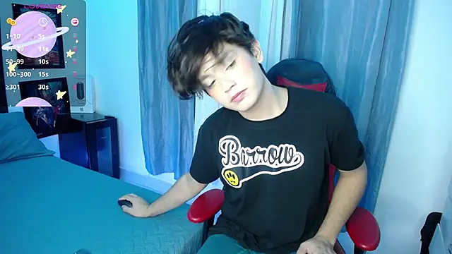 Snapshot of andyboy- chatting on 02/07/25, 11:13 andyboy- online show from 02/07/25, 11:13