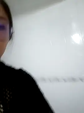 Snapshot of Caroll_Luna chatting on 12/17/24, 04:23 Caroll Luna online show from 12/17/24, 04:23