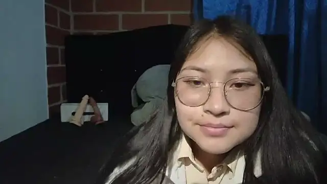 Snapshot of Caroll_Luna chatting on 03/22/25, 04:45 Caroll Luna online show from 03/22/25, 04:45