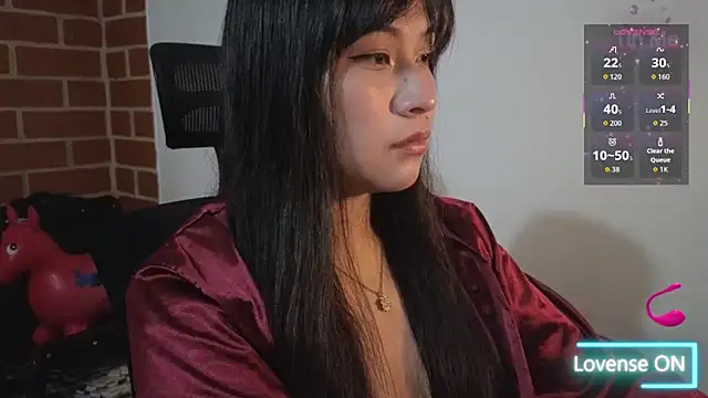 Snapshot of Caroll_Luna chatting on 10/04/25, 01:58 Caroll Luna online show from 10/04/25, 01:58