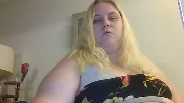 Tabbycat27 online show from 09/25/25, 10:46