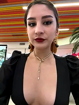 Snapshot of Mon_Cherry chatting on 10/18/25, 01:30 Mon Cherry online show from 10/18/25, 01:30