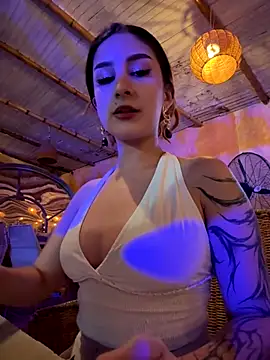 Snapshot of Mon_Cherry chatting on 10/28/25, 12:47 Mon Cherry online show from 10/28/25, 12:47