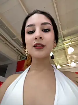 Snapshot of Mon_Cherry chatting on 11/11/25, 01:05 Mon Cherry online show from 11/11/25, 01:05