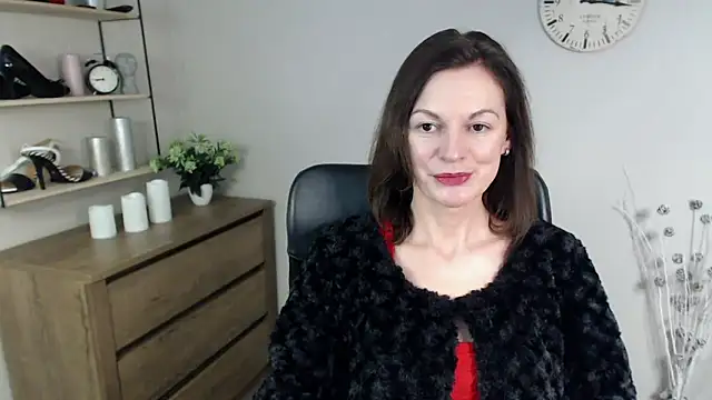 Snapshot of VivianWILD chatting on 12/30/24, 06:42 VivianWILD online show from 12/30/24, 06:42