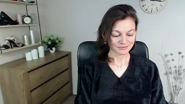 Snapshot of VivianWILD chatting on 01/02/25, 09:54 VivianWILD online show from 01/02/25, 09:54