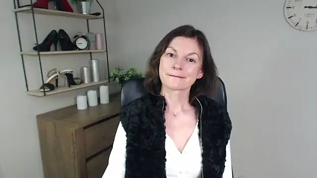 Snapshot of VivianWILD chatting on 02/13/25, 10:12 VivianWILD online show from 02/13/25, 10:12