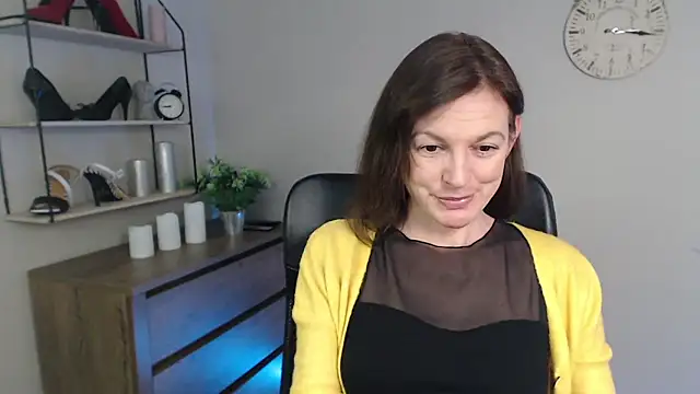 Snapshot of VivianWILD chatting on 03/04/25, 10:13 VivianWILD online show from 03/04/25, 10:13