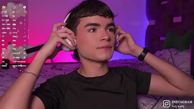 Snapshot of Angelo_018 chatting on 10/17/25, 07:00 Angelo 018 online show from 10/17/25, 07:00