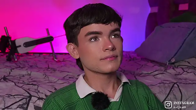 Snapshot of Angelo_018 chatting on 10/19/25, 05:30 Angelo 018 online show from 10/19/25, 05:30