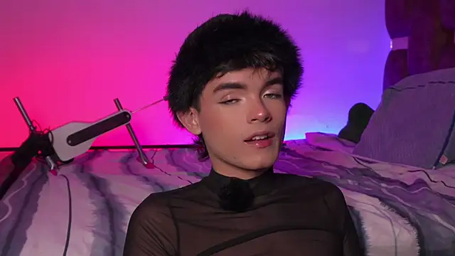 Snapshot of Angelo_018 chatting on 10/24/25, 04:42 Angelo 018 online show from 10/24/25, 04:42