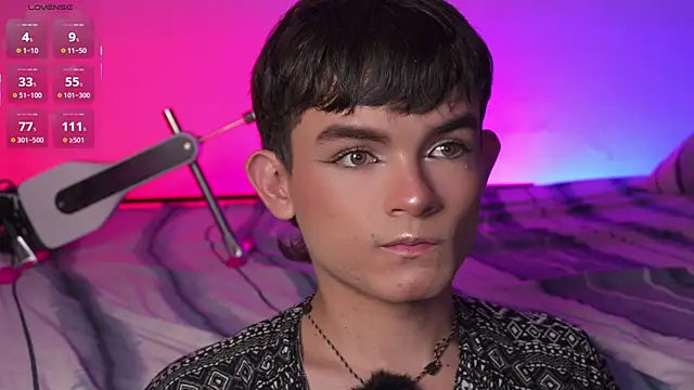 Snapshot of Angelo_018 chatting on 10/26/25, 03:45 Angelo 018 online show from 10/26/25, 03:45