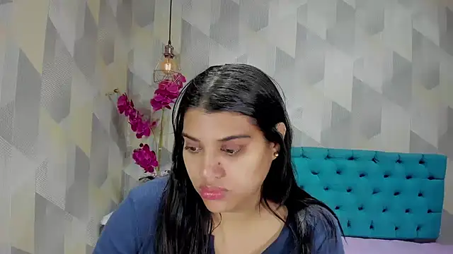 LindaBreeS online show from 10/31/25, 01:45