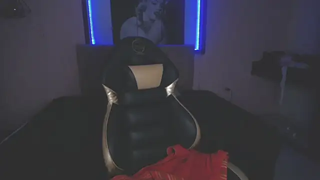 Andrea Ramos online show from 10/15/25, 06:52