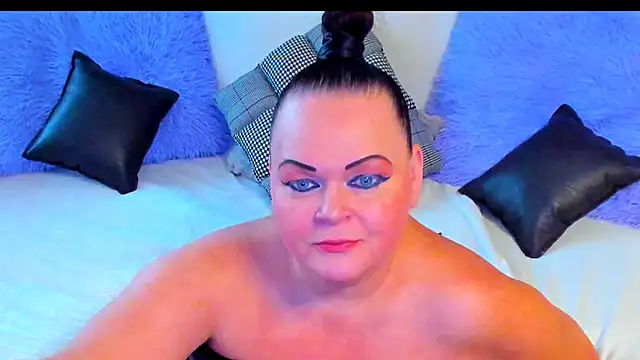 MilanaBiegert online show from 11/01/25, 11:23