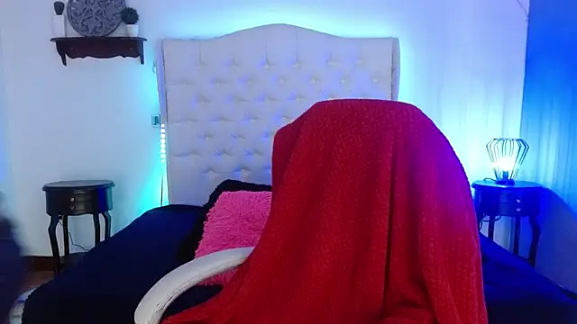 Snapshot of elena_detroya chatting on 01/08/25, 12:05 elena detroya online show from 01/08/25, 12:05
