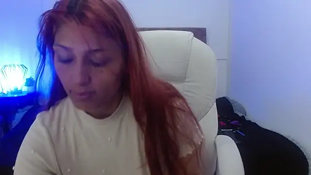 Snapshot of elena_detroya chatting on 03/04/25, 12:33 elena detroya online show from 03/04/25, 12:33
