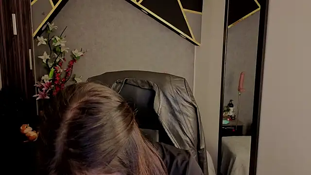 Snapshot of almma_shy chatting on 10/09/25, 01:20 almma shy online show from 10/09/25, 01:20