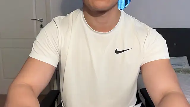 jungcock3210 online show from 11/09/25, 10:57