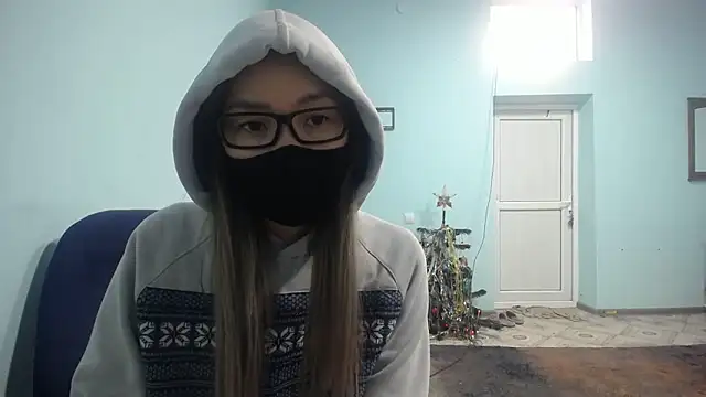 elllaaxx online show from 12/18/24, 10:19