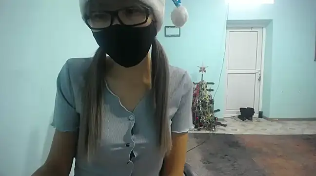 elllaaxx online show from 12/20/24, 08:06