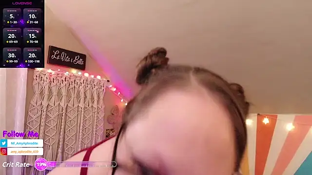 Snapshot of AmyAphrodite chatting on 09/23/25, 03:42 AmyAphrodite online show from 09/23/25, 03:42