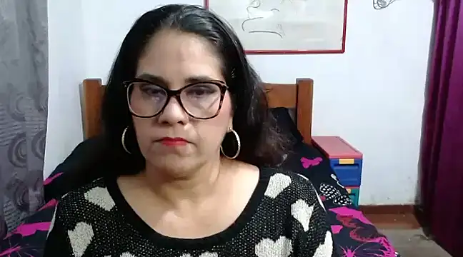 Snapshot of Mistresskloe01 chatting on 12/07/24, 12:45 Mistresskloe01 online show from 12/07/24, 12:45
